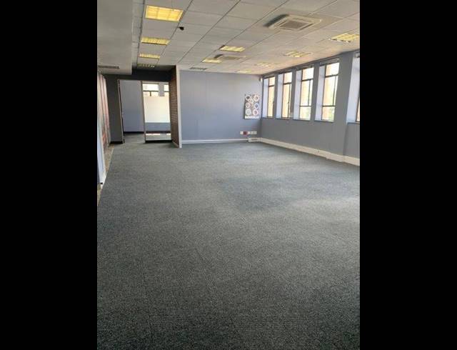 312M² OFFICE FOR SALE IN NEWTOWN